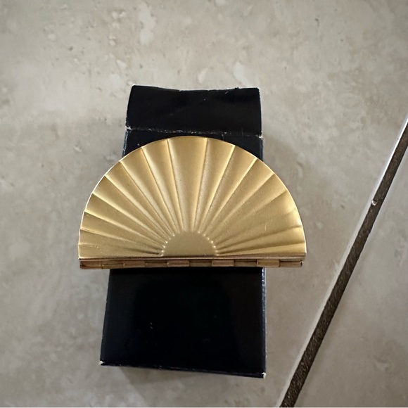 Vintage pill box - Picture 2 of 10